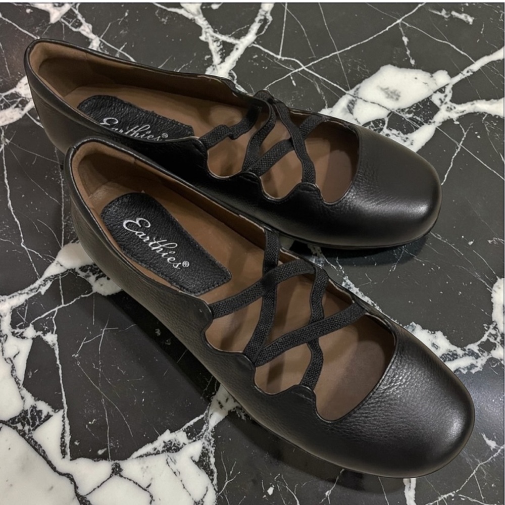Earthies Black Premium Tumbled Leather Strappy Ballet Flats   size 8   NWB